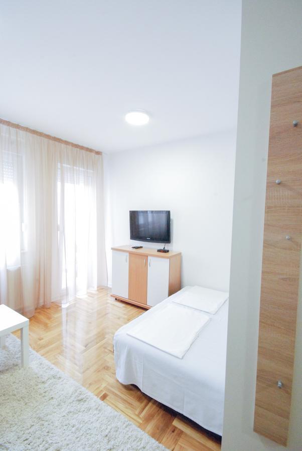 Tiara Apartment 2 Нови-Сад Экстерьер фото